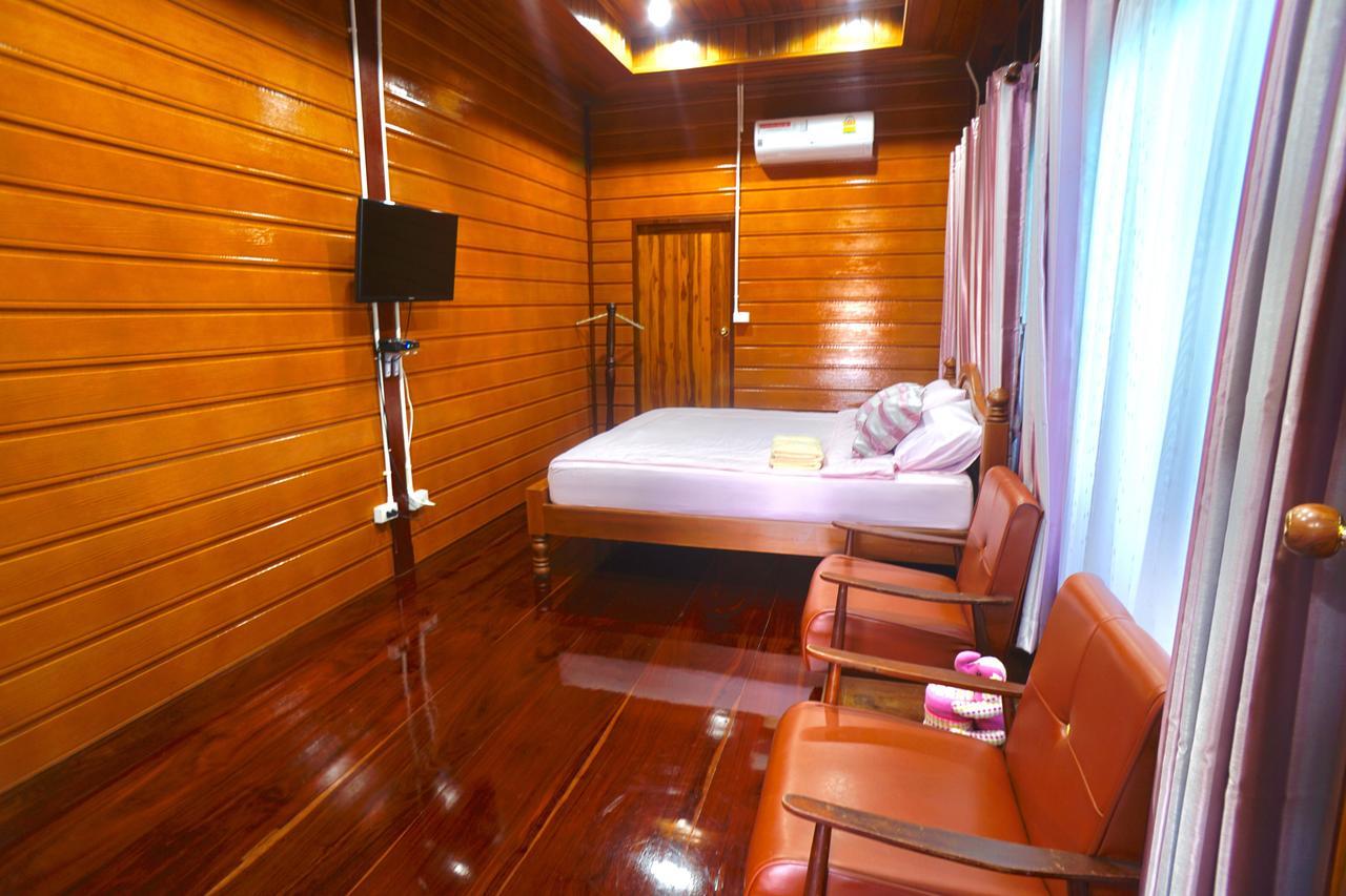 Bansuwan Homestay Ампхава Экстерьер фото