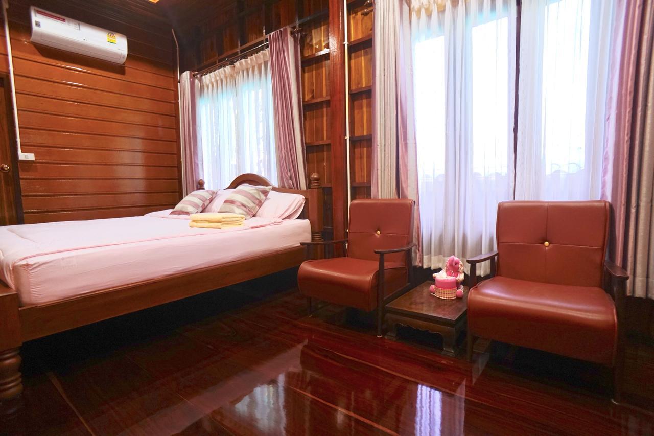 Bansuwan Homestay Ампхава Экстерьер фото