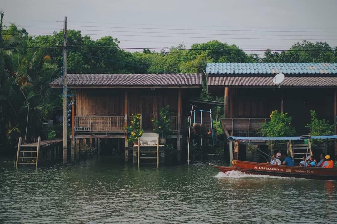 Bansuwan Homestay Ампхава Экстерьер фото