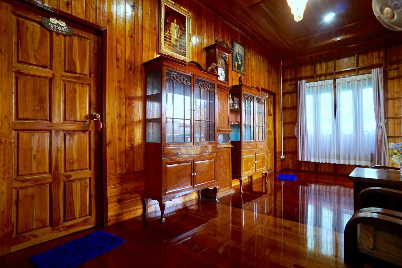 Bansuwan Homestay Ампхава Экстерьер фото